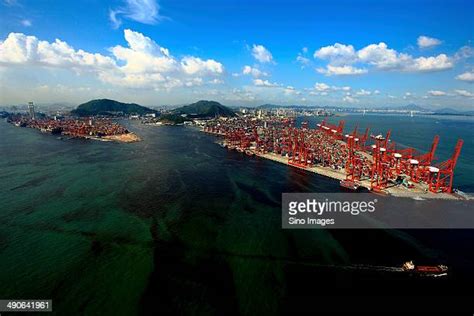 64 Shenzhen Shekou Container Terminal Stock Photos, High-Res Pictures ...