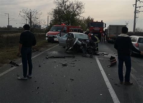 FOTO Accident mortal în Arad Un mort şi un rănit grav după ce două