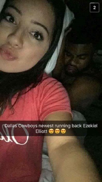 Ezekiel Elliotts Gf Doesnt Seem Bothered By Ig Model Snapchatting Him