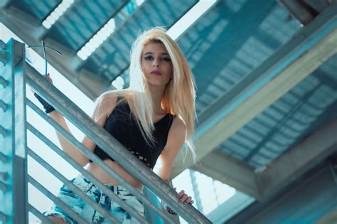 Belly Pierced Navel Pierced Nose Blonde Outdoors Standing Looking At Camera K Long Hair