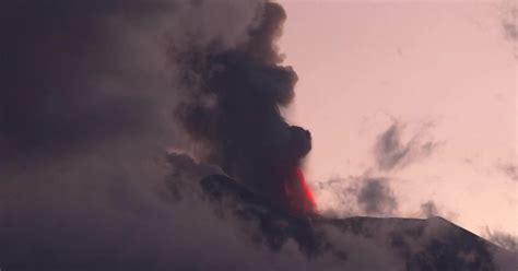 Etna In Eruzione Pioggia Di Cenere E Lapilli Sul Versante Sud Del