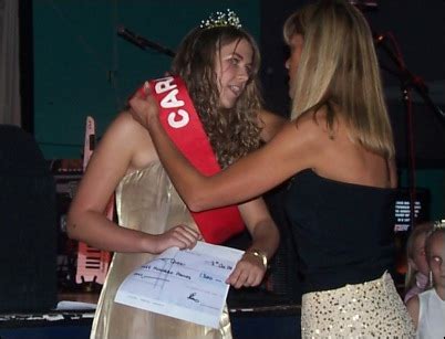 2006 Burnham-On-Sea and Highbridge Carnival queen is crowned