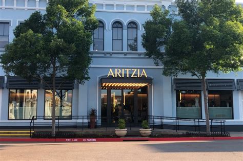 Aritzia Clothing Logo
