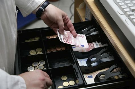 Les Principaux Moyens De Paiement Dans Un Commerce