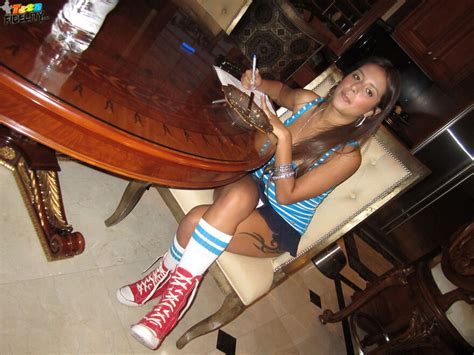 Teen In Distress With Kelly Madison Z BTS IMG Porn