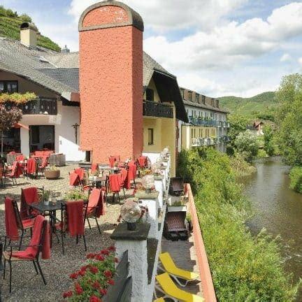 Hotel Lochm Hle Midden Tussen De Wijngaarden In Duitsland