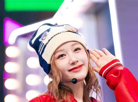 250706 HOT SAUCE At Inkigayo Pharita Kpopping