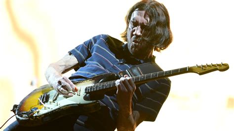 John Frusciante Revela C Mo Se Reequilibr Tras El Ajetreado A O De Red Hot Chili Peppers