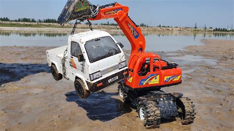 Mahindra Bolero Pickup Accident Big Mud Pit Pulling Out JCB 3DX