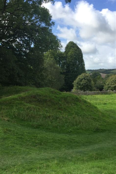 Dog Walk At Cerne Abbas Giant Walk · Dorset · Walkiees