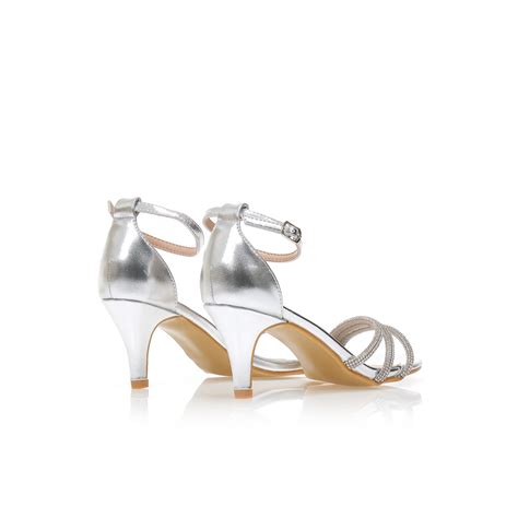 Πέδιλα nude δερματίνη με φάσα από λουράκια με στρας TSOUKALAS