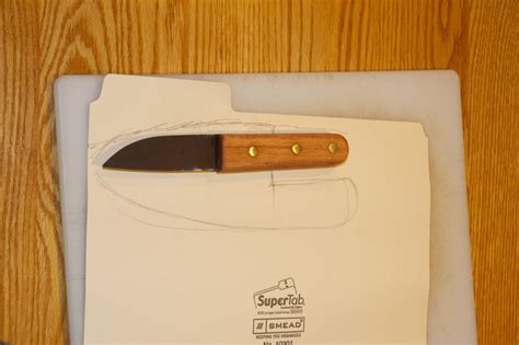 Cómo hacer una funda de cuero para su cuchillo Shieldon