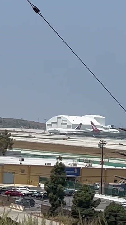 Lufthansa 747 8i Queen Of The Skies Taxiing At Lax Youtube