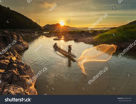 Fisherman Mekong River Action When Fishing Stock Photo 336431282 | Shutterstock