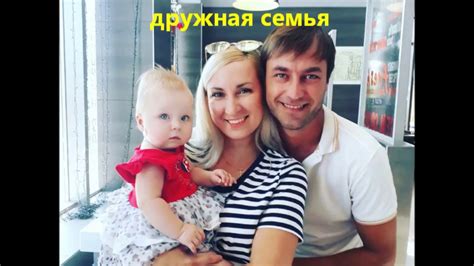 Творческий вернисаж «Мама, папа, я – дружная семья» - YouTube