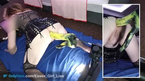 Double Trouble Dildo On The Fucking Machine