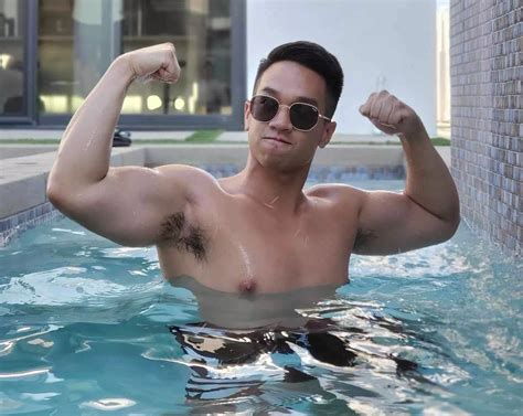 Double Bicep Flex Nudes Gaybrosgonemild NUDE PICS ORG