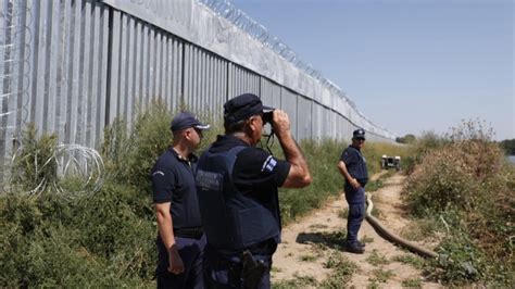 UN Calls For Investigation After Naked Refugees Found At Greece