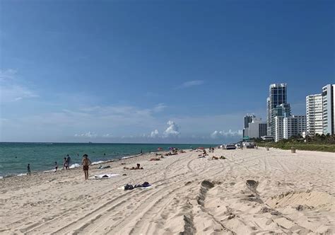 Miami-Dade beaches reopen after COVID-19 closure | Miami Herald