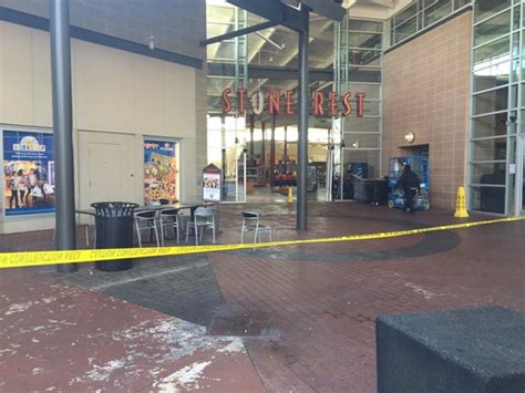 Thieves Crash Truck Through Mall At Stonecrest