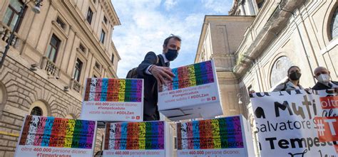 Torino La Storia Di Francesco Il Gay Aggredito A Palermo La Stampa