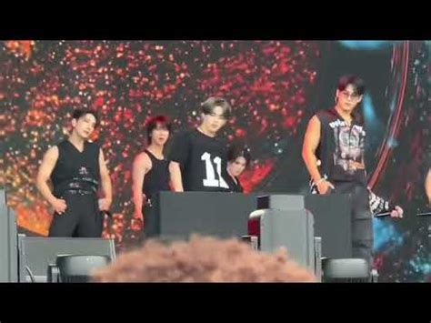 SEVENTEEN GLASTONBURY FESTIVAL Seventeen HOT YouTube