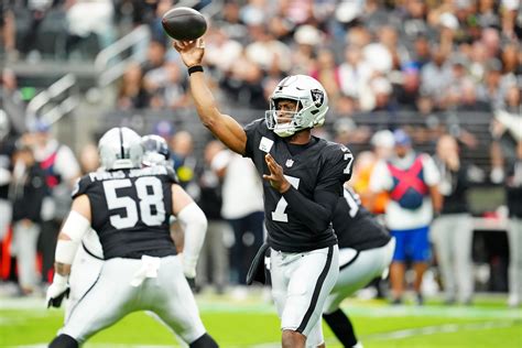Raiders hope to pull off season-defining upset over Chiefs