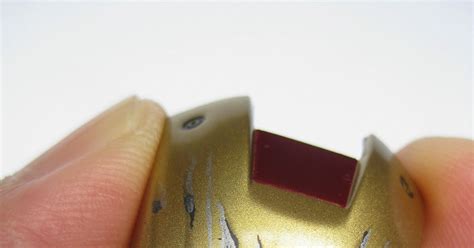 Desmond Collection Hot Toys Iron Man Mark Iii In Battle Damaged Version Pt