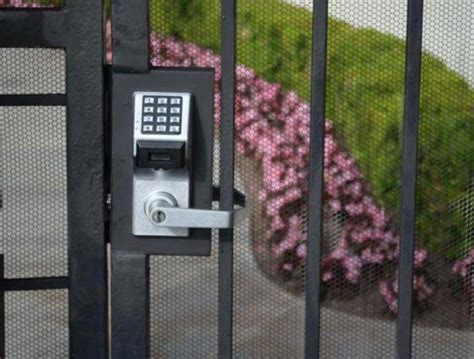 Виды замков для калитки и установка