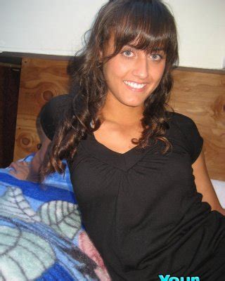 Watching Your Girlfriend At The Glory Hole Sex Gifs Porn Xxx Gifs Pictoa