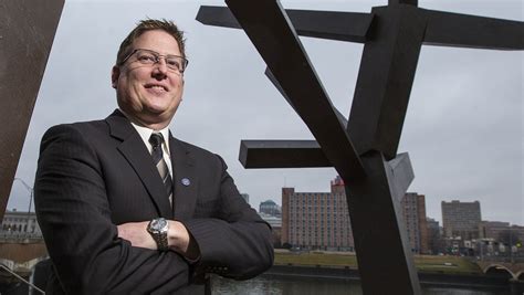 Sanders: Des Moines neighborhoods key to financial stability