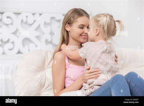 Maman Blonde Et Enfant Banque De Photographies Et Dimages Haute R Solution Alamy