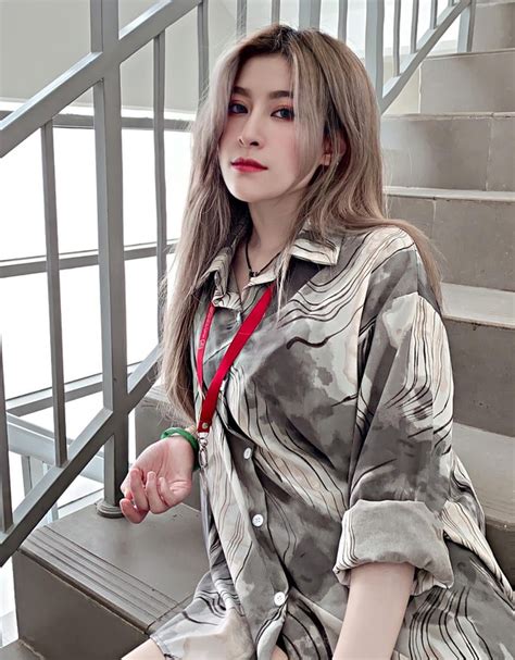 Sở hữu ảnh thẻ đẹp xuất sắc cô nàng sinh viên Việt bỗng chốc được phong hot girl CĐM xôn xao