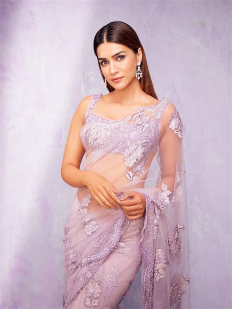 Hot Photos Of Kriti Sanon In Sarees Spideyposts