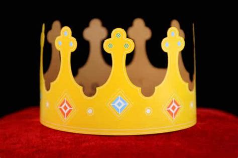 Burger King Crown Cut Out Stock Images And Pictures Alamy Burger King
