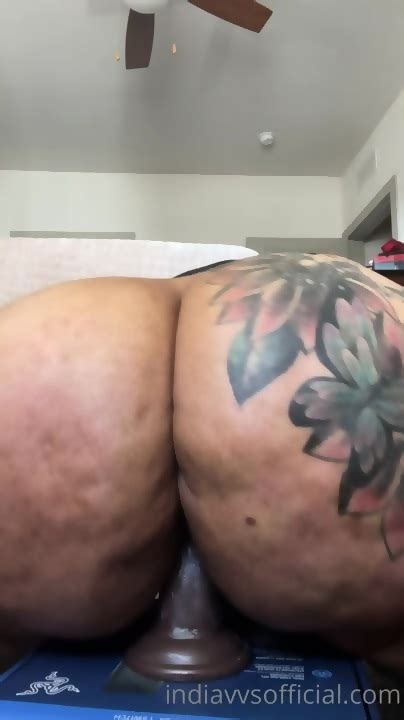 Sexy Ebony Girl Rides Dildo