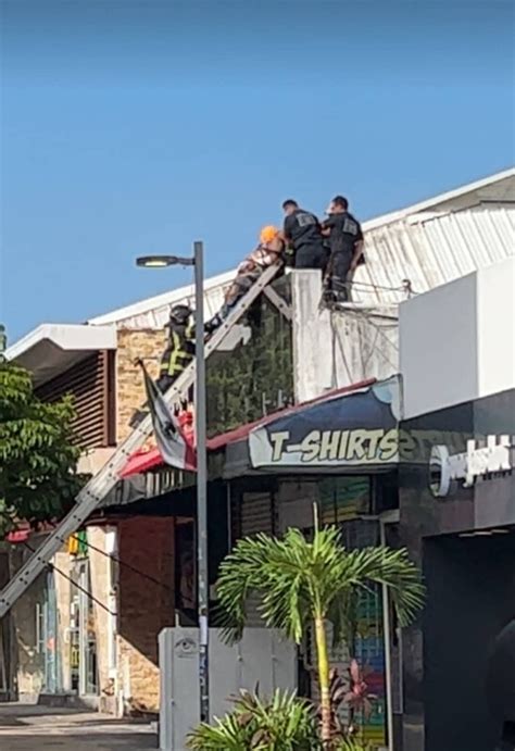 Playa del Carmen Trabajador sufre descarga eléctrica en la Quinta Avenida