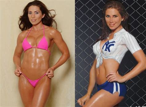 5 Hot Sexy Laura Posada Bikini Pics