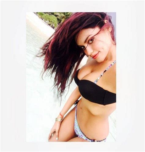 These Hot Pictures Of Gizele Thakral Will Give You Sleeples