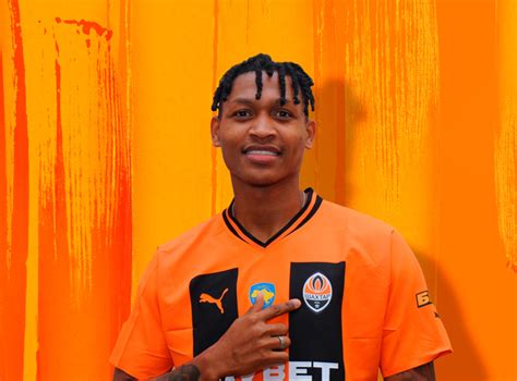 Новатус Міроші приєднався до «Шахтаря»