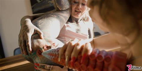 Tattooed Babe Gets Her Twat Licked And Toyed 15 Photos