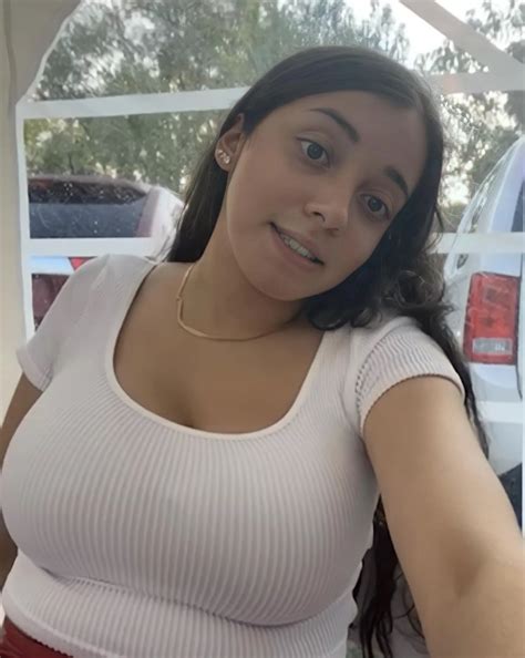 Tight White Top Nudes Busty Hide NUDE PICS ORG
