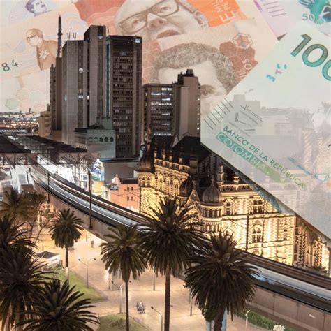 Karol G podría convertirse en la primera mujer latina en ocupar el puesto número uno en el