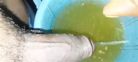 Bhoot Ke Dar Ke Karan Bahar Nahin Gaya Balty Mein Peshab Kar Diya Land Khada Karke Gay Porn