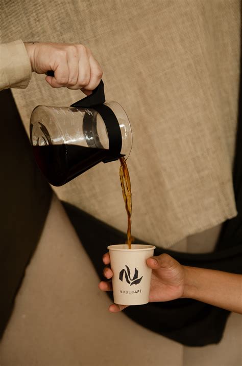 Nude Caf Editorial De Lan Amento On Behance