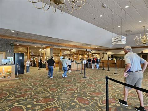 Shady Maple Smorgasbord Updated May 2025 1480 Photos And 1282 Reviews