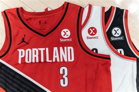 trail blazers uniform history