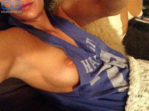 Alice Haig Nude Pictures Onlyfans Leaks Playboy Photos Sex Scene Uncensored