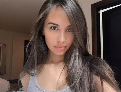 Hot girl Mỹ yêu hơn chàng trai dù chưa từng gặp mặt Báo Dân trí