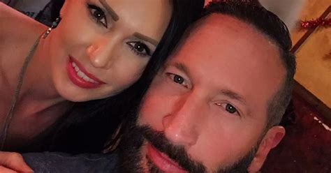 Swinging Parents Go To Sex Parties And Find New Partners On Tinder Together To Keep Marriage